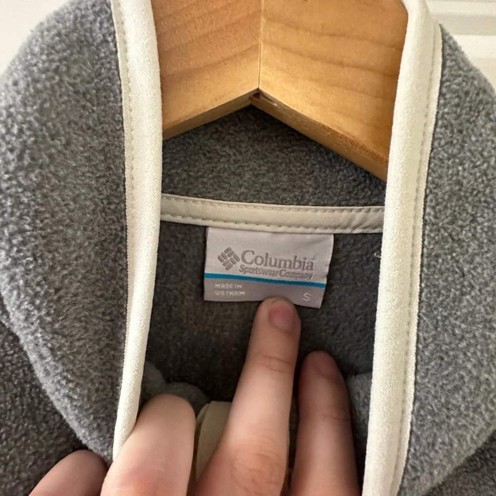 NWOT Columbia Gray and Cream Fleece Jacket - Picture 3 of 3